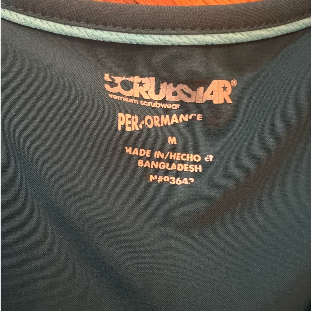 Medium scrub star top Caribbean blue